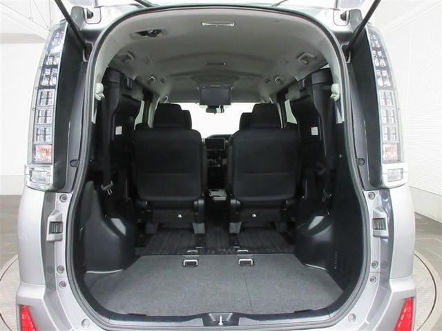 ヴォクシー ＺＳ　キラメキ２　フルセグ　メモリーナビ　ＤＶＤ再生　後席モニター　バックカメラ　衝突被害軽減システム　ＥＴＣ　両側電動スライド　ＬＥＤヘッドランプ　ウオークスルー　乗車定員７人　３列シート（37枚目）