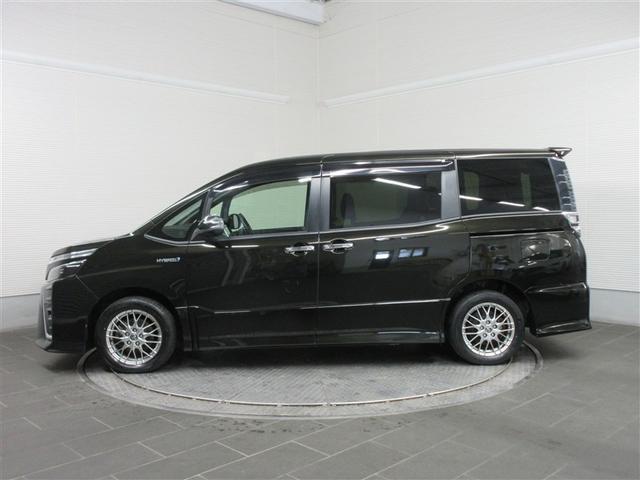 ヴォクシー ハイブリッドＺＳ　煌ＩＩ　フルセグ　メモリーナビ　ＤＶＤ再生　後席モニター　バックカメラ　衝突被害軽減システム　ＥＴＣ　ドラレコ　両側電動スライド　ＬＥＤヘッドランプ　ウオークスルー　乗車定員７人　３列シート（3枚目）