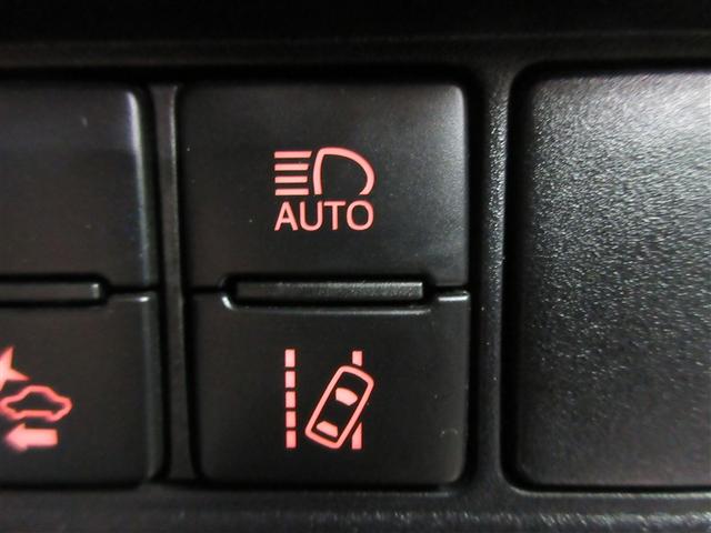 ヴォクシー ハイブリッドＺＳ　煌ＩＩ　フルセグ　メモリーナビ　ＤＶＤ再生　後席モニター　バックカメラ　衝突被害軽減システム　ＥＴＣ　ドラレコ　両側電動スライド　ＬＥＤヘッドランプ　ウオークスルー　乗車定員７人　３列シート（18枚目）