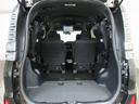 リアシートを跳ね上げた状態。簡単動作であっという間にフラットスペースが広がりますので大きな荷物も楽に積めます。状況に合わせたシートアレンジで、様々なシーンに対応出来ます。