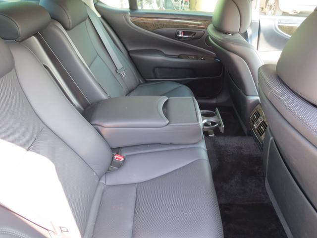 ＬＳ ＬＳ４６０　バージョンＣ　Ｉパッケージ　クリアランスソナー　オートクルーズコントロール　ナビ　ＴＶ　アルミホイール　ＨＩＤ　ＡＴ　シートエアコン　スマートキー　電動格納ミラー　盗難防止システム　パワーシート　ＣＤ　ＭＤ（10枚目）