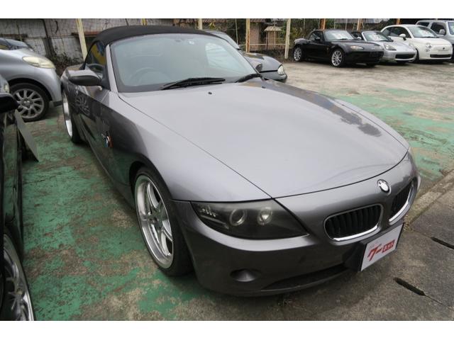 Ｚ４ ２．５ｉ　アルミホイール　ＨＩＤ　シートヒーター　パワーウインドウ　パワーシート　キーレス　ＣＤ　ナビ　ＡＢＳ　パワステ　エアコン　ディーラー車　右ハンドル（4枚目）