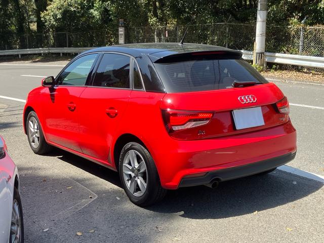 Ａ１スポーツバック １．０ＴＦＳＩ　／ターボ／純正メモリーナビ／Ｂｌｕｅｔｏｏｔｈ／デジタルルームミラー／ドライブレコーダー／Ｓトロニック／ＬＥＤライト／純正１５ｉｎｃｈアルミホイール（4枚目）