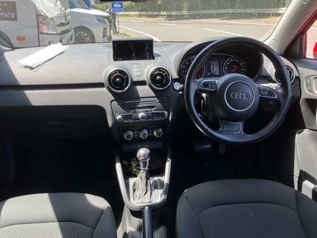 Ａ１スポーツバック １．０ＴＦＳＩ　／ターボ／純正メモリーナビ／Ｂｌｕｅｔｏｏｔｈ／デジタルルームミラー／ドライブレコーダー／Ｓトロニック／ＬＥＤライト／純正１５ｉｎｃｈアルミホイール（12枚目）