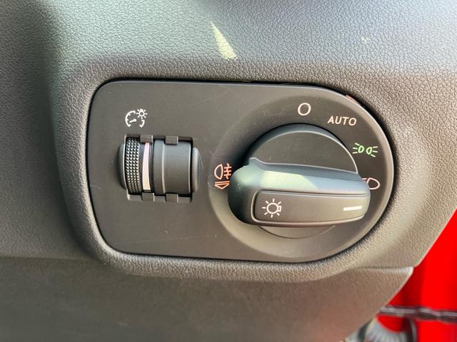 Ａ１スポーツバック １．０ＴＦＳＩ　／ターボ／純正メモリーナビ／Ｂｌｕｅｔｏｏｔｈ／デジタルルームミラー／ドライブレコーダー／Ｓトロニック／ＬＥＤライト／純正１５ｉｎｃｈアルミホイール（29枚目）