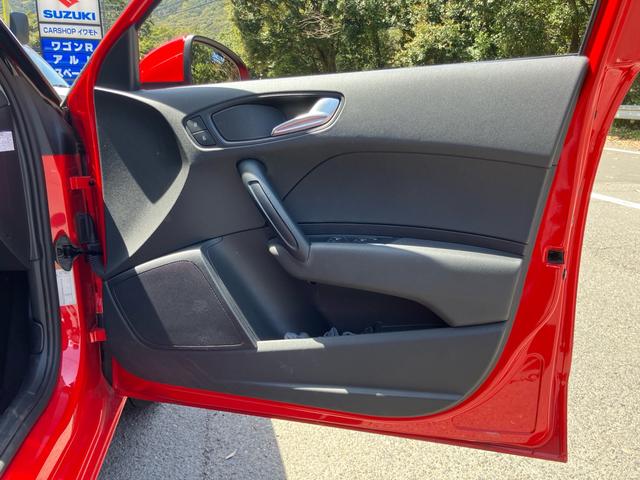 Ａ１スポーツバック １．０ＴＦＳＩ　／ターボ／純正メモリーナビ／Ｂｌｕｅｔｏｏｔｈ／デジタルルームミラー／ドライブレコーダー／Ｓトロニック／ＬＥＤライト／純正１５ｉｎｃｈアルミホイール（32枚目）