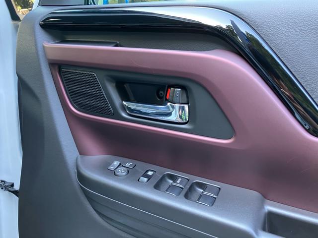 スペーシアカスタム ハイブリッドＸＳ　ヘッドアップディスプレイ／１５インチアルミホイール／両側電動スライドドア／プッシュスタート／スマートキー２個／シートヒーター／車検令和１０年９月（11枚目）