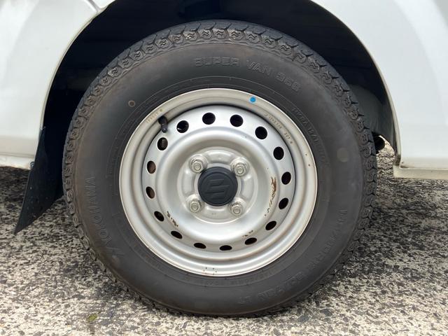 キャリイトラック ＫＣエアコン・パワステ　エアコン／パワーステアリング／運転席助手席エアバッグ／マニュアル５速／三方開／車検令和１０年１月（6枚目）