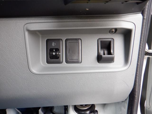 ミニキャブトラック Ｖタイプ　エアコン　点検記録簿　三方開　マニュアル５速（26枚目）