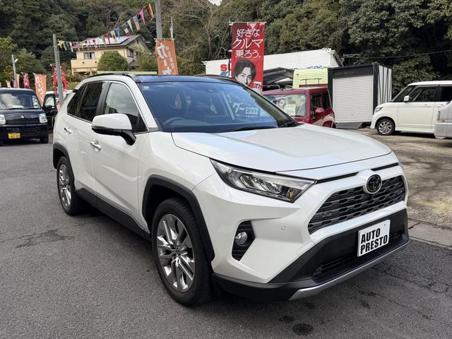 ＲＡＶ４ Ｇ　Ｚパッケージ　４ＷＤ／ディスプレイオーディオ／ＥＴＣ／サンルーフ／シートヒーター／電動シート／ナビ・テレビ／ブラインドスポットモニタ／バックカメラ／全周囲カメラ／レーンアシスト／アダプティブクルーズコントロール（4枚目）