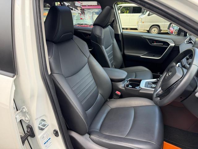 ＲＡＶ４ Ｇ　Ｚパッケージ　４ＷＤ／ディスプレイオーディオ／ＥＴＣ／サンルーフ／シートヒーター／電動シート／ナビ・テレビ／ブラインドスポットモニタ／バックカメラ／全周囲カメラ／レーンアシスト／アダプティブクルーズコントロール（12枚目）