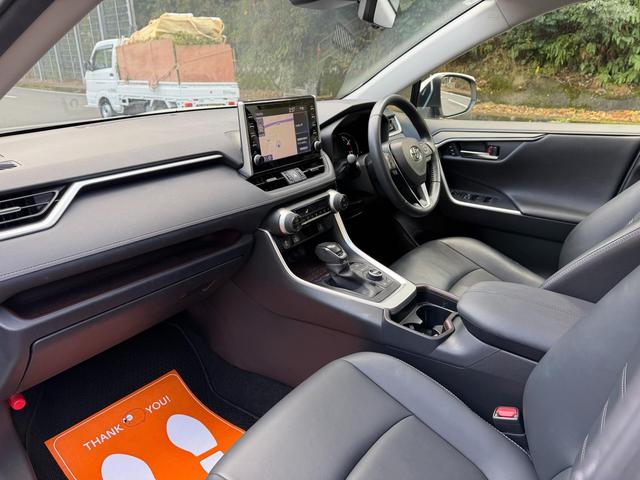 ＲＡＶ４ Ｇ　Ｚパッケージ　４ＷＤ／ディスプレイオーディオ／ＥＴＣ／サンルーフ／シートヒーター／電動シート／ナビ・テレビ／ブラインドスポットモニタ／バックカメラ／全周囲カメラ／レーンアシスト／アダプティブクルーズコントロール（14枚目）