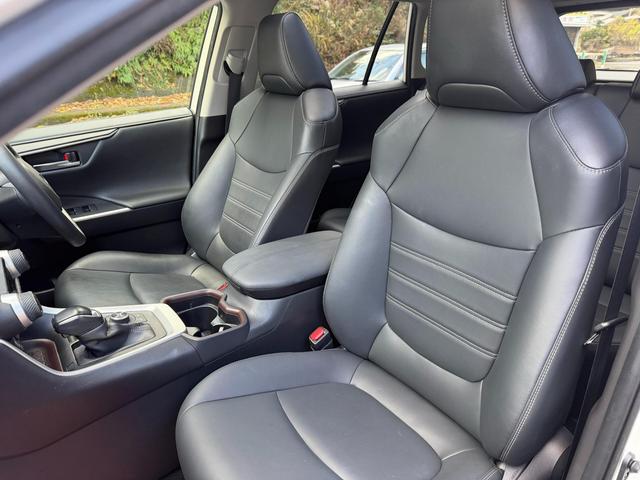 ＲＡＶ４ Ｇ　Ｚパッケージ　４ＷＤ／ディスプレイオーディオ／ＥＴＣ／サンルーフ／シートヒーター／電動シート／ナビ・テレビ／ブラインドスポットモニタ／バックカメラ／全周囲カメラ／レーンアシスト／アダプティブクルーズコントロール（15枚目）