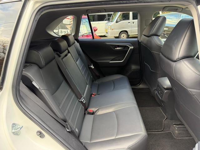 ＲＡＶ４ Ｇ　Ｚパッケージ　４ＷＤ／ディスプレイオーディオ／ＥＴＣ／サンルーフ／シートヒーター／電動シート／ナビ・テレビ／ブラインドスポットモニタ／バックカメラ／全周囲カメラ／レーンアシスト／アダプティブクルーズコントロール（23枚目）
