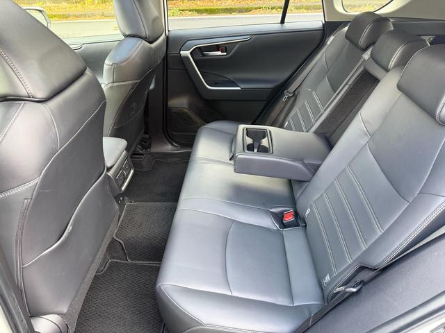 ＲＡＶ４ Ｇ　Ｚパッケージ　４ＷＤ／ディスプレイオーディオ／ＥＴＣ／サンルーフ／シートヒーター／電動シート／ナビ・テレビ／ブラインドスポットモニタ／バックカメラ／全周囲カメラ／レーンアシスト／アダプティブクルーズコントロール（29枚目）