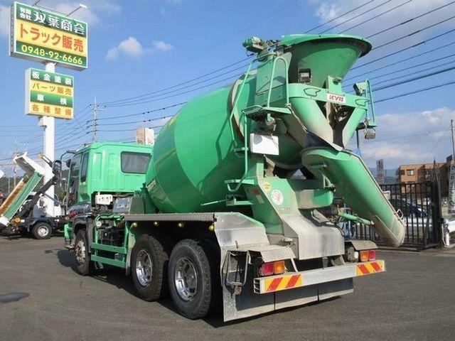 ギガ 　カヤバ工業　ＭＲ４４５０　ミキサー車ドラム容量８．７立米　混合容量４．４立米ロングシュート　電動ホッパーカバー（6枚目）