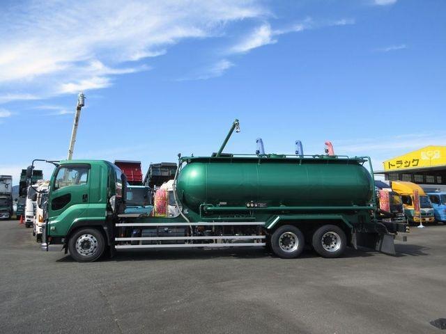 ギガ 　ギガ２５ｔ　１２速スムサー　３８０馬力　アルミホイール　極東開発工業　３層式ジェットパック　アルミタンク　２マンホール蓋　ＰＴＯポンプ付き　品名バラセメント積載容積１５．３立米（9枚目）