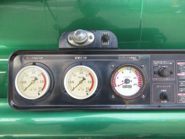 ギガ 　ギガ２５ｔ　１２速スムサー　３８０馬力　アルミホイール　極東開発工業　３層式ジェットパック　アルミタンク　２マンホール蓋　ＰＴＯポンプ付き　品名バラセメント積載容積１５．３立米（22枚目）