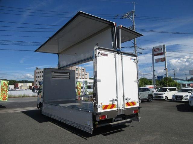 デュトロ 　ワイド超ロング冷凍ウィング三菱菱重　－５℃設定　中温式日本フルハーフリヤ観音扉ラッシングレール１段床縞アルミ張り　引き出し式フック断熱材前７５ｍｍ　ルーフ４０ｍｍ　左右ウイング３０ｍｍリヤ観音５０ｍｍ（15枚目）