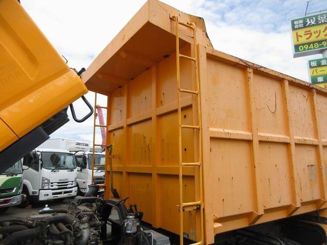 フォワード 　ベット付キャビン　６速ミッション　２１０馬力　末広自動車工業　ロング深ダンプ　リヤ横開き　鉄ボディー　荷台寸法長４４００幅２０００高１６００　荷台容積１４立米（18枚目）