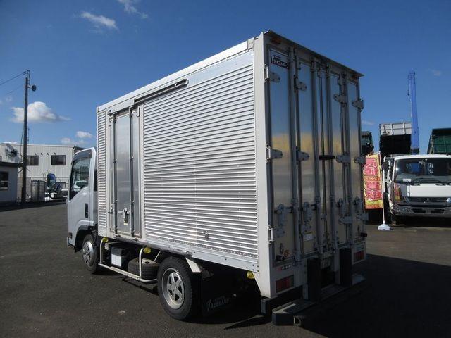 エルフトラック 　アルミバン　フルフラットロー　床板張り　左右サイドドア（スライド式）　ラッシングレール　内フック　ジョロダーレール　リヤドア４枚開き荷台内寸／長３３３０幅１６６０高１８２０（7枚目）