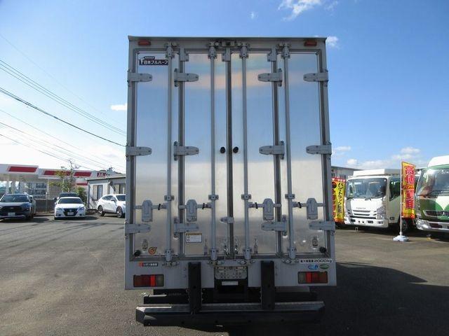 エルフトラック 　アルミバン　フルフラットロー　床板張り　左右サイドドア（スライド式）　ラッシングレール　内フック　ジョロダーレール　リヤドア４枚開き荷台内寸／長３３３０幅１６６０高１８２０（8枚目）