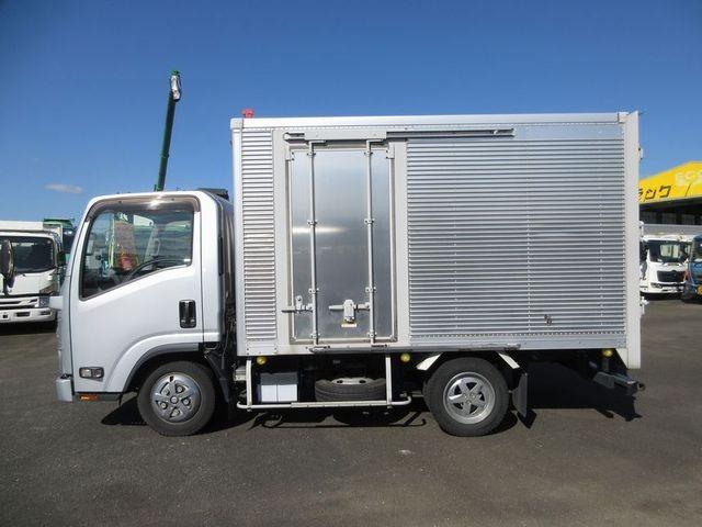 エルフトラック 　アルミバン　フルフラットロー　床板張り　左右サイドドア（スライド式）　ラッシングレール　内フック　ジョロダーレール　リヤドア４枚開き荷台内寸／長３３３０幅１６６０高１８２０（10枚目）