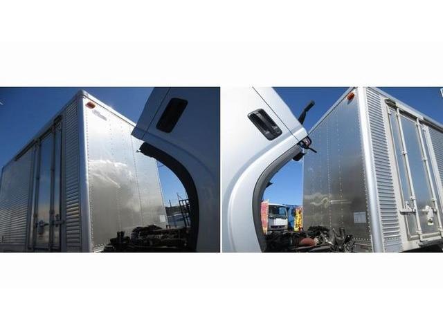 エルフトラック 　アルミバン　フルフラットロー　床板張り　左右サイドドア（スライド式）　ラッシングレール　内フック　ジョロダーレール　リヤドア４枚開き荷台内寸／長３３３０幅１６６０高１８２０（23枚目）