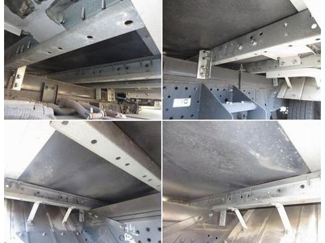 エルフトラック 　アルミバン　フルフラットロー　床板張り　左右サイドドア（スライド式）　ラッシングレール　内フック　ジョロダーレール　リヤドア４枚開き荷台内寸／長３３３０幅１６６０高１８２０（25枚目）