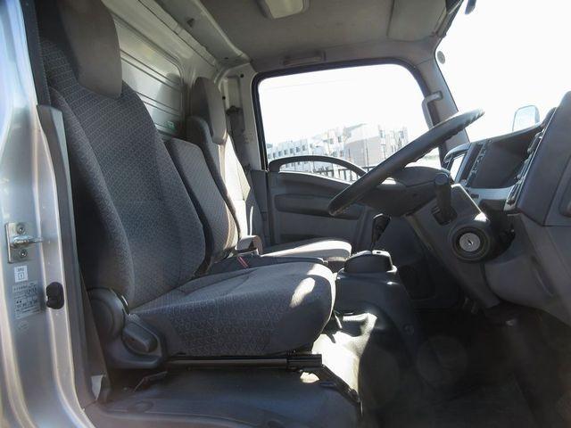 エルフトラック 　アルミバン　フルフラットロー　床板張り　左右サイドドア（スライド式）　ラッシングレール　内フック　ジョロダーレール　リヤドア４枚開き荷台内寸／長３３３０幅１６６０高１８２０（30枚目）