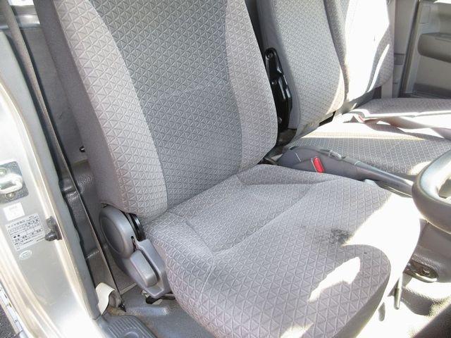 エルフトラック 　アルミバン　フルフラットロー　床板張り　左右サイドドア（スライド式）　ラッシングレール　内フック　ジョロダーレール　リヤドア４枚開き荷台内寸／長３３３０幅１６６０高１８２０（32枚目）