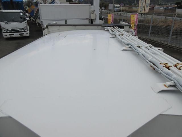 デュトロ 　新明和製プレス式パッカー車　容積５．４立米　積載３１５０ｋｇ　連続スイッチ　汚水タンクステンレス（13枚目）