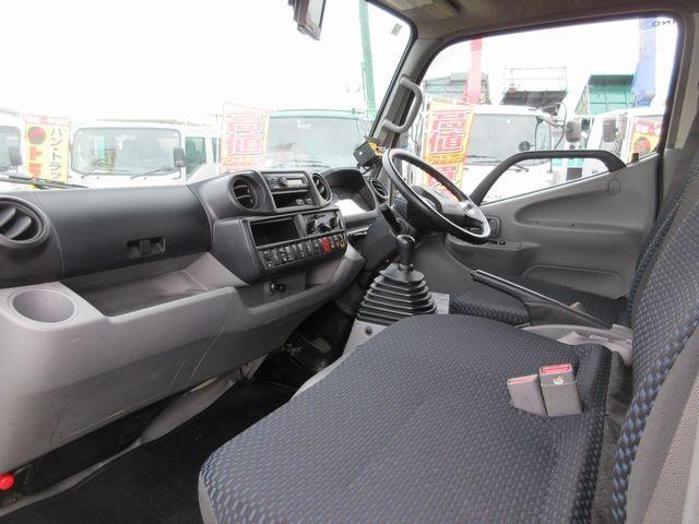 デュトロ 　新明和製プレス式パッカー車　容積５．４立米　積載３１５０ｋｇ　連続スイッチ　汚水タンクステンレス（42枚目）