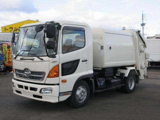 ヒノレンジャー 　上物新明和製回転板式パッカー車　容積６．４立米　汚水タンク付き　スペア吊り欠　連続切り替えスイッチ付き　緊急停止ボタン及び緊急停止スイッチ付き　オートマ　床後方鉄板２重張り（7枚目）