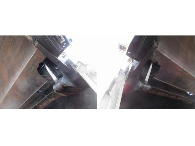 ヒノレンジャー 　上物新明和製回転板式パッカー車　容積６．４立米　汚水タンク付き　スペア吊り欠　連続切り替えスイッチ付き　緊急停止ボタン及び緊急停止スイッチ付き　オートマ　床後方鉄板２重張り（23枚目）