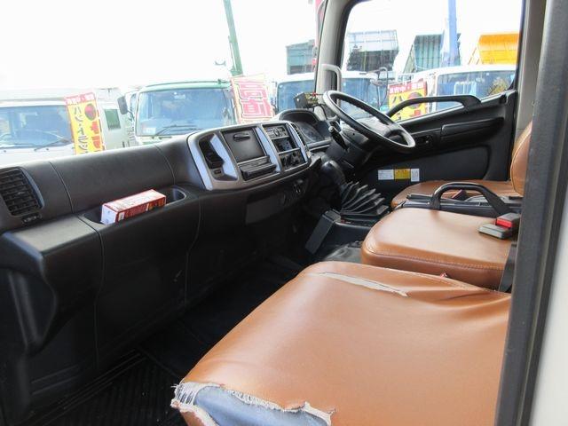 ヒノレンジャー 　上物新明和製回転板式パッカー車　容積６．４立米　汚水タンク付き　スペア吊り欠　連続切り替えスイッチ付き　緊急停止ボタン及び緊急停止スイッチ付き　オートマ　床後方鉄板２重張り（41枚目）