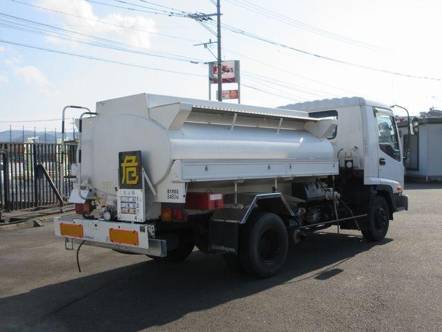 フォワード 新明和製石油ローリー 消防書類完備 マンホール蓋3個 給油ホース、ホースリール、給油ガン付き 4KL 上物年式(同年式)2011年10月 類別第4類 品名第2石油類、第3石油類、灯油、軽油、重油(8枚目)