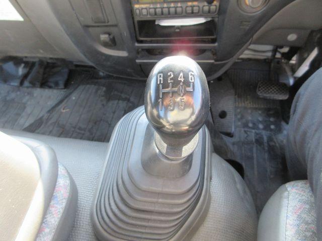 フォワード 新明和製石油ローリー 消防書類完備 マンホール蓋3個 給油ホース、ホースリール、給油ガン付き 4KL 上物年式(同年式)2011年10月 類別第4類 品名第2石油類、第3石油類、灯油、軽油、重油(47枚目)