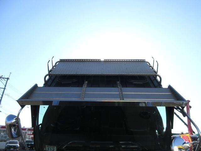 ギガ 　チップ運搬車　スライドデッキ　２５ｔ　リアダンパー付き　４００ＰＳ　喜多村製ボデー（２０１５年６月製造）新明和製スライドデッキ（製造年２０１５年５月）（6枚目）