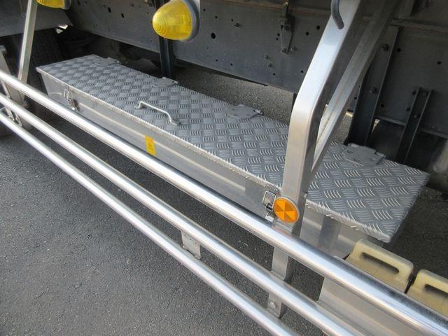 ギガ 　チップ運搬車　スライドデッキ　２５ｔ　リアダンパー付き　４００ＰＳ　喜多村製ボデー（２０１５年６月製造）新明和製スライドデッキ（製造年２０１５年５月）（23枚目）