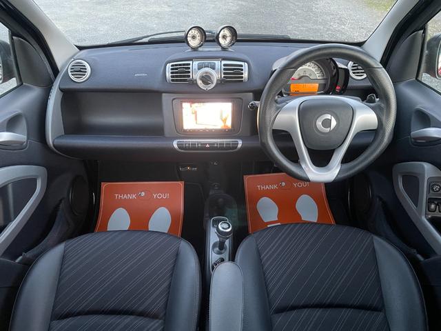 スマートフォーツークーペ ターボ 全国対応保証付き/ユーザー買取車/ナビ/TV/Bluetooth/バックモニター/ガラスルーフ/前後ドラレコ/HIDヘッドライト・フォグランプ/リアフォグランプ/ETC/アルミホイール/ハーフレザー(3枚目)