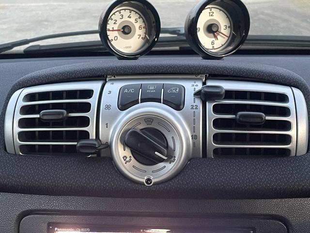 スマートフォーツークーペ ターボ 全国対応保証付き/ユーザー買取車/ナビ/TV/Bluetooth/バックモニター/ガラスルーフ/前後ドラレコ/HIDヘッドライト・フォグランプ/リアフォグランプ/ETC/アルミホイール/ハーフレザー(21枚目)