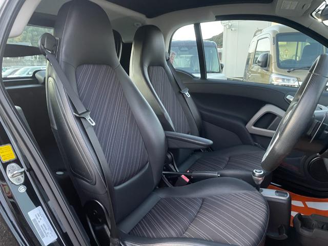 スマートフォーツークーペ ターボ 全国対応保証付き/ユーザー買取車/ナビ/TV/Bluetooth/バックモニター/ガラスルーフ/前後ドラレコ/HIDヘッドライト・フォグランプ/リアフォグランプ/ETC/アルミホイール/ハーフレザー(23枚目)