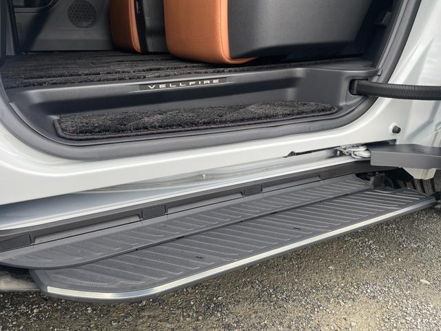 ヴェルファイア Z プレミア 登録済未使用車/ターボ8AT/ユニバーサルS/後席モニター/純正ナビ・TV/パノラミックビュー/ムーンルーフ/両側電動スライド/Pバックドア/Dインナーミラー/HUD/BSM/シートベンチレーション/(5枚目)