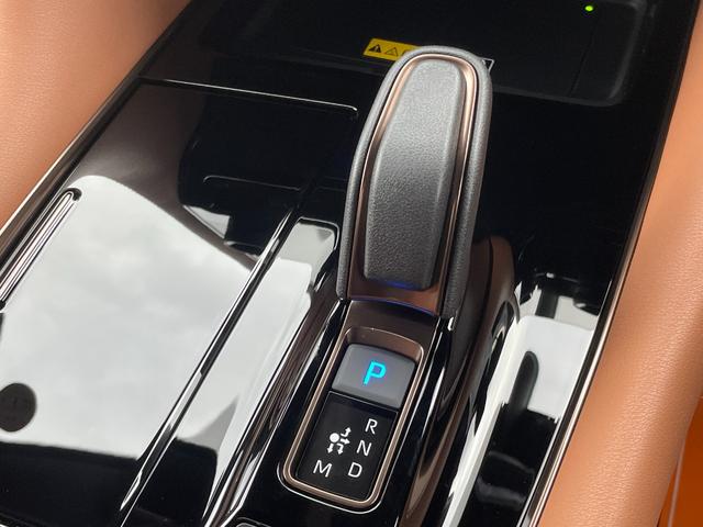 ヴェルファイア Z プレミア 登録済未使用車/ターボ8AT/ユニバーサルS/後席モニター/純正ナビ・TV/パノラミックビュー/ムーンルーフ/両側電動スライド/Pバックドア/Dインナーミラー/HUD/BSM/シートベンチレーション/(28枚目)