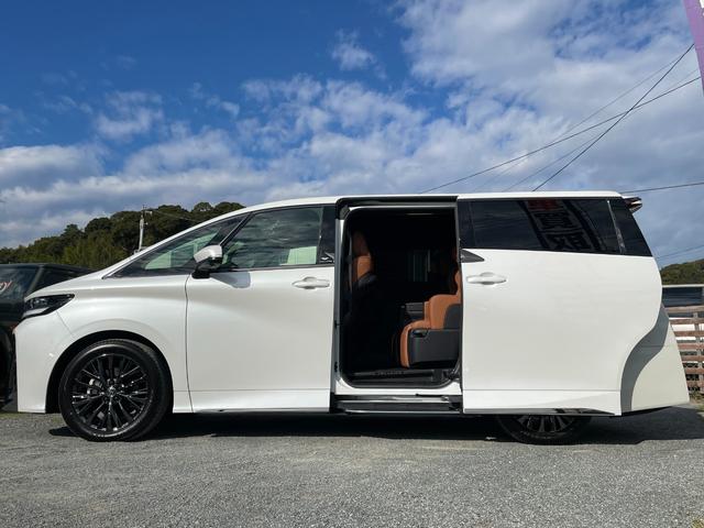 ヴェルファイア Z プレミア 登録済未使用車/ターボ8AT/ユニバーサルS/後席モニター/純正ナビ・TV/パノラミックビュー/ムーンルーフ/両側電動スライド/Pバックドア/Dインナーミラー/HUD/BSM/シートベンチレーション/(51枚目)