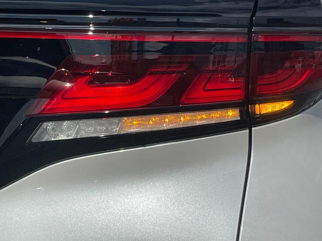 ヴェルファイア Z プレミア 登録済未使用車/ターボ8AT/ユニバーサルS/後席モニター/純正ナビ・TV/パノラミックビュー/ムーンルーフ/両側電動スライド/Pバックドア/Dインナーミラー/HUD/BSM/シートベンチレーション/(60枚目)