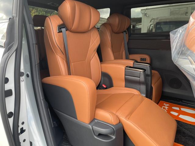 ヴェルファイア Z プレミア 登録済未使用車/ターボ8AT/ユニバーサルS/後席モニター/純正ナビ・TV/パノラミックビュー/ムーンルーフ/両側電動スライド/Pバックドア/Dインナーミラー/HUD/BSM/シートベンチレーション/(62枚目)