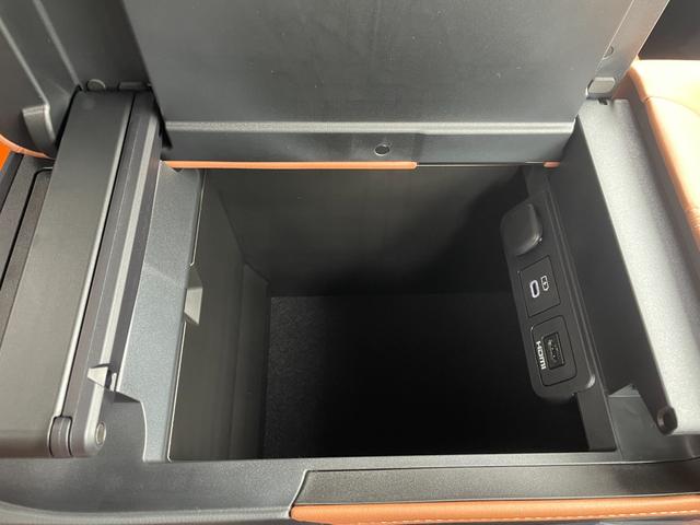 ヴェルファイア Z プレミア 登録済未使用車/ターボ8AT/ユニバーサルS/後席モニター/純正ナビ・TV/パノラミックビュー/ムーンルーフ/両側電動スライド/Pバックドア/Dインナーミラー/HUD/BSM/シートベンチレーション/(67枚目)