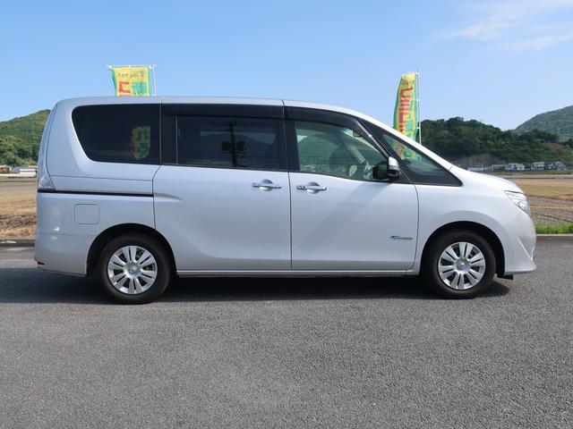 セレナ 20X S-ハイブリッドアドバンスドセーフティパック ドライブレコーダー/アラウンドビューモニター/ETC/ナビ・フルセグTV/シートヒーター/3列シート/8人乗り/CD・DVD再生/両側電動スライドドア/LEDヘッドランプ/スマートキー/後席モニタ(7枚目)